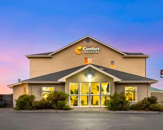 Comfort Inn & Suites Redwood Country - Fortuna - Gebouw
