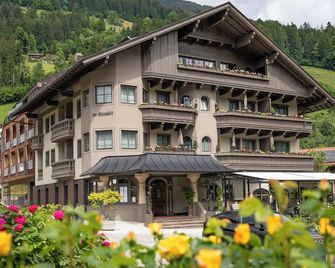 derNeuwirt - Schwendau - Building