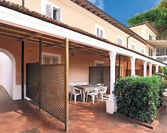 Residence Hotel Villa Mare - Portoferraio - Patio