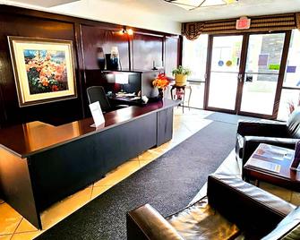 The Medicine Hat Villa - Medicine Hat