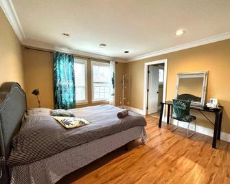 Vancouver Luxury Homestay - Richmond - Bedroom