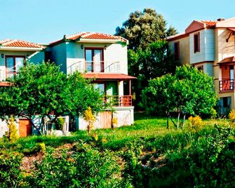 Akay Garden Family Club - Ildir - Edificio