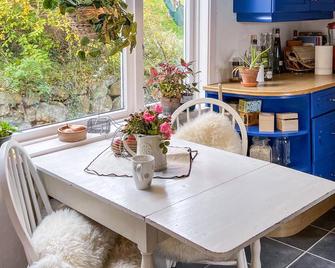 3 Bedroom Awesome Home In Farsund - Farsund - Spisesal