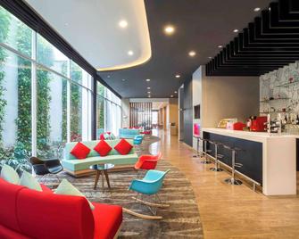 ibis Jakarta Harmoni - Jakarta - Building