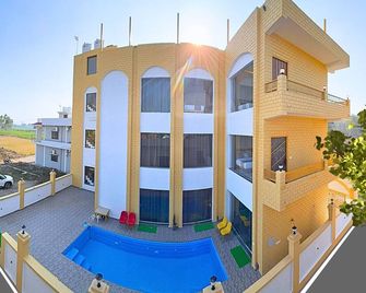 Asapian Vanyamahal - A Nature Resort - Rāmnagar