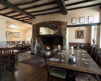 The Red Lion - Chippenham - Restaurant