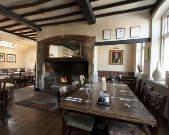 The Red Lion - Chippenham - Restaurant