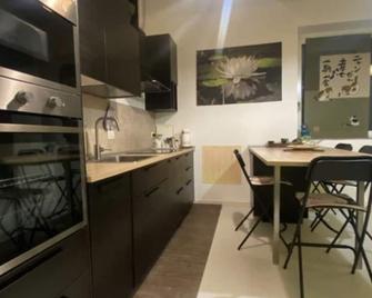 Zen House+garden+garage+lecco's Center-Como's Lake-Near Station&lake, Family+dog - Lecco - Cocina