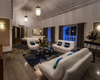 Hotel Petit Brussel - Lomé - Wohnzimmer