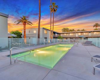 Primo Old Town Location w/ Heated Pool - Scottsdale - Piscine