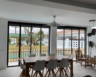 Chale A Estrenar!! Piscina Chimenea Y Bbq - Griñón - Comedor