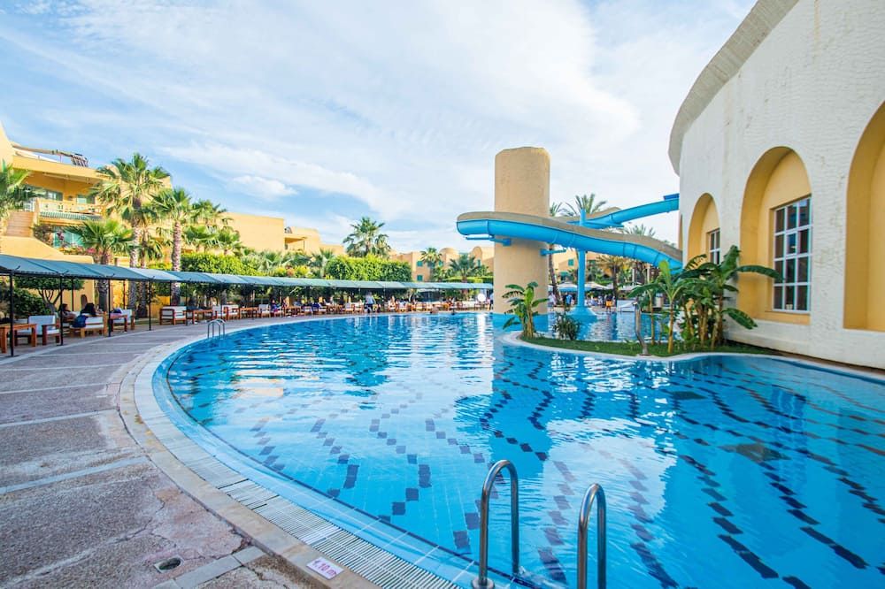 Suites Hôtel Les Charmilles & Spa - Gammarth - Pool