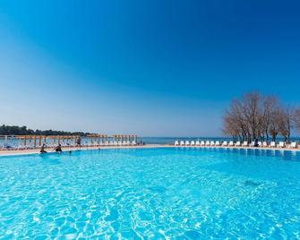Apartments Polynesia Plava Laguna - Umag - Piscina
