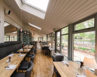 The Glen Mhor Hotel and Uile-bheist Brewery & Distillery - אינברנס - מסעדה