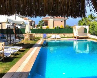La Mira Hotel Alacati - Cesme - Pool