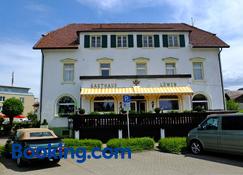 Hotel Löwen - Kirchzarten - Gebouw