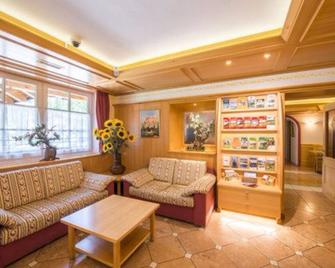 Hotel Villa Rosella Park & Wellness - Canazei - Lounge