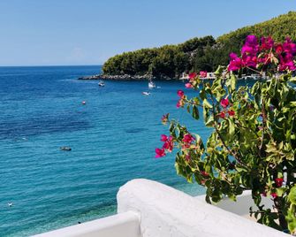 Geo & Art Boutique Hotel Himara - Himare