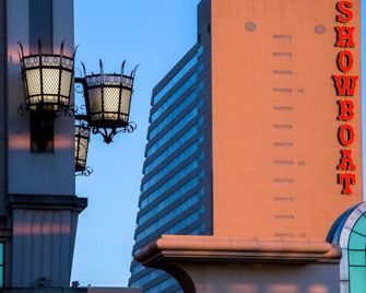 Boardwalk CozySuites Condo with kitchen 36 - Atlantic City - Building