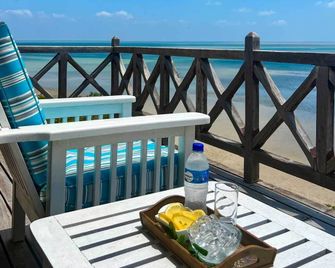 Moyeni Lodge - Vilanculos - Balcony