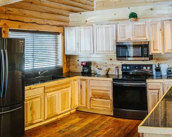 River Lodge - Island Park - Cocina