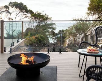 ~humbugs, Bay Of Fires ~ Beachfront Escape ~ - Binalong Bay - Patio