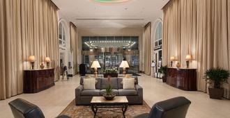 Hilton Indianapolis Hotel & Suites - אינדיאנאפוליס - לובי