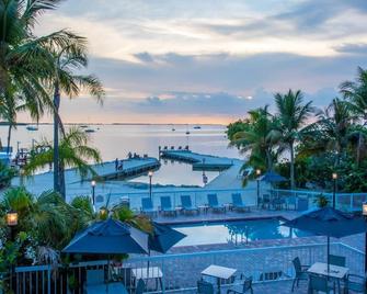 4 Tropical Waterfront Stay w/ Private Beach, Pool, Workstation & Kayak - Key Largo - Bể bơi