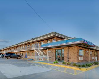 Motel 6 Salina Ks - Salina - Κτίριο