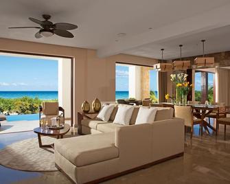 Secrets Playa Mujeres Golf & Spa Resort Adults Only - Isla Mujeres - Living room