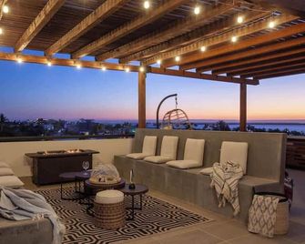 Private pool rooftop and BBQ Malecon 5 min walk - La Paz - Balcon