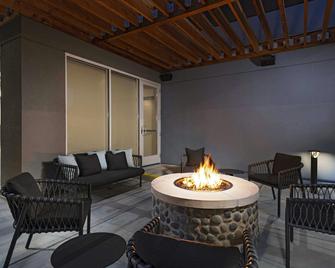 TownePlace Suites by Marriott Brentwood - Brentwood - Patio