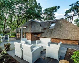 Sprielderbosch 15 luxury home in Holiday park Veluwe and privacy - Garderen - Innenhof
