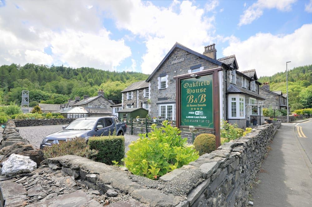 Oakfield House Bed and Breakfast - בטווס אי קואד - בניין