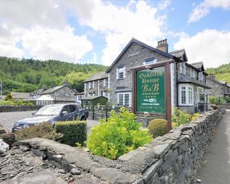 Oakfield House Bed and Breakfast - בטווס אי קואד - בניין