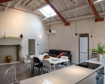 Masseria Mauriani 1623-The Rooms of the Orsa-apartment in an ancient farmhouse - Carpignano Salentino - Essbereich