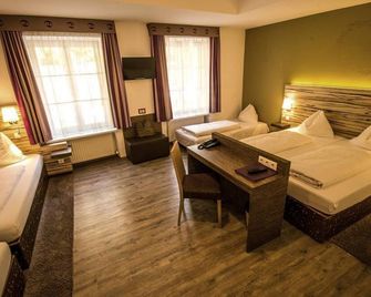 Double room with shower, WC - Hotel Dollinger - אינזברוק - חדר שינה