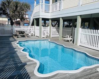 1 Ez Access 4 Bedroom Home by RedAwning - Supply - Pool