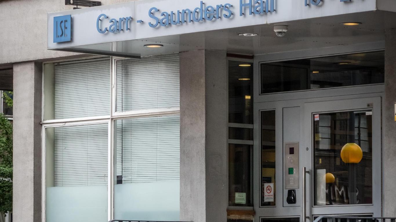 Lse Carr-Saunders Hall