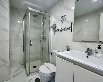 Costa Marbella Star Light - Marbella - Baño