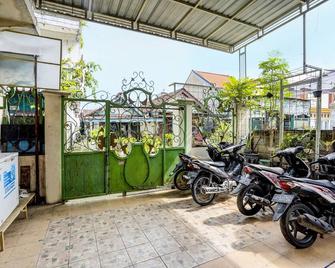 OYO 92267 Nurul Homestay Syariah - Gresik - Lobby