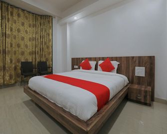 Oyo 24780 Hotel Gaurav Garden - Subrahmanya - Bedroom