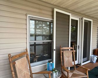 Upper St. Croix Lake Getaway - Solon Springs - Balcón