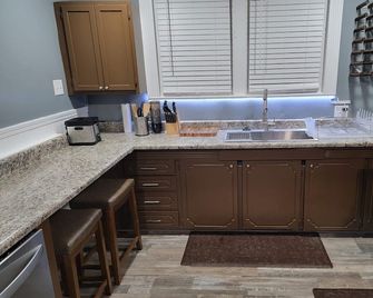 Great Cozy Residential House Near Restaurant and Brewery and Live Entertainment - Kannapolis - Cocina