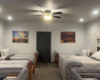 Great for fishermen and hunters with plenty of room for you boat. - Port O'Connor - Bedroom
