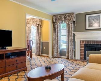Serene Club Wyndham Patriot's Place, 2 Bedroom Lock Off - Williamsburg - Living room