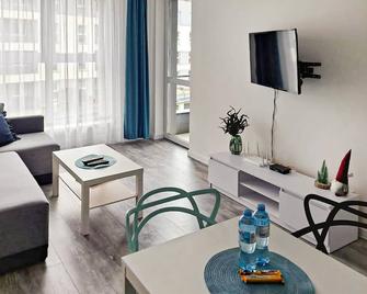 Awesome Apartment In Koszalin With Kitchen - Koszalin - Sala de estar