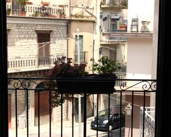 Il Carro Comfortable Rooms - San Giovanni Gemini - Balcony