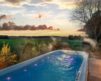 Sunset Cottage - Sandwich - Pool