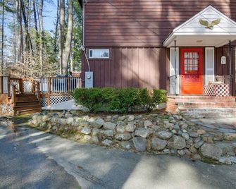 North Conway Home Less Than Walk to Slopes at Cranmore! - North Conway - Outdoor view